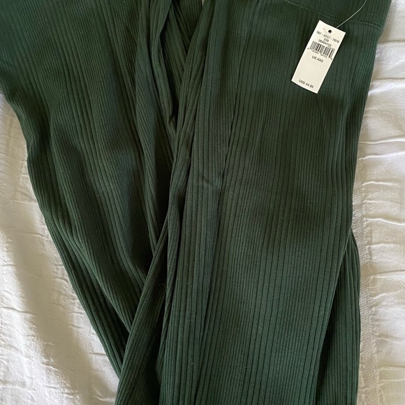 Aerie cropped knitt flares Xxs NWT - Picture 3 of 3